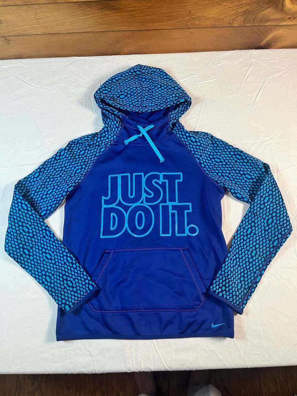 Nike Women's Therma-FIT Just Do It Blue and Teal Pullover Hoodie XS